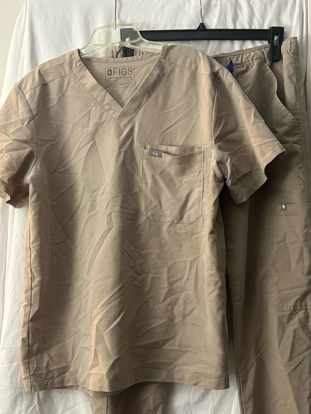 Figs Men's Medium Khaki Scrub Set
